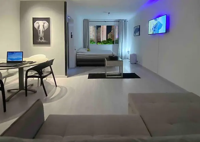 Studio Nas Pitangueiras, 1 Quadra Praia E Shopping Guarujá